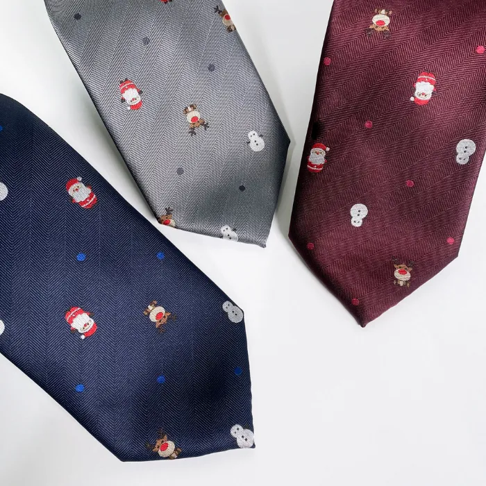 クリスマス　モチーフ　ネクタイ