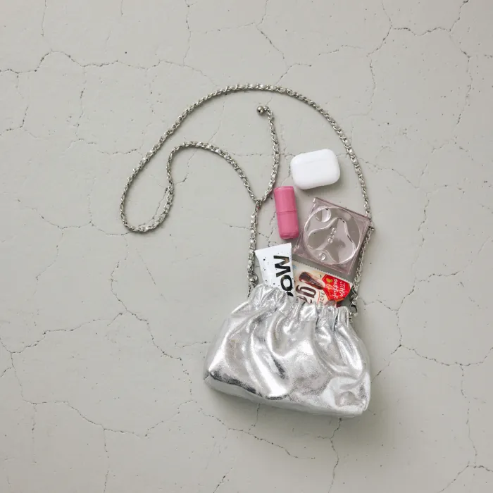 メタルチェーンポシェットバッグ