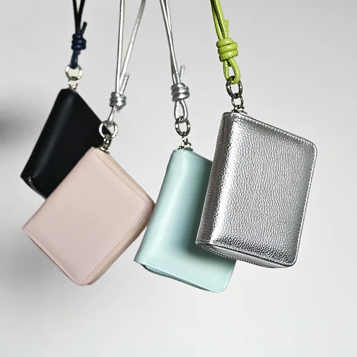 ハンドストラップ２つ折り財布