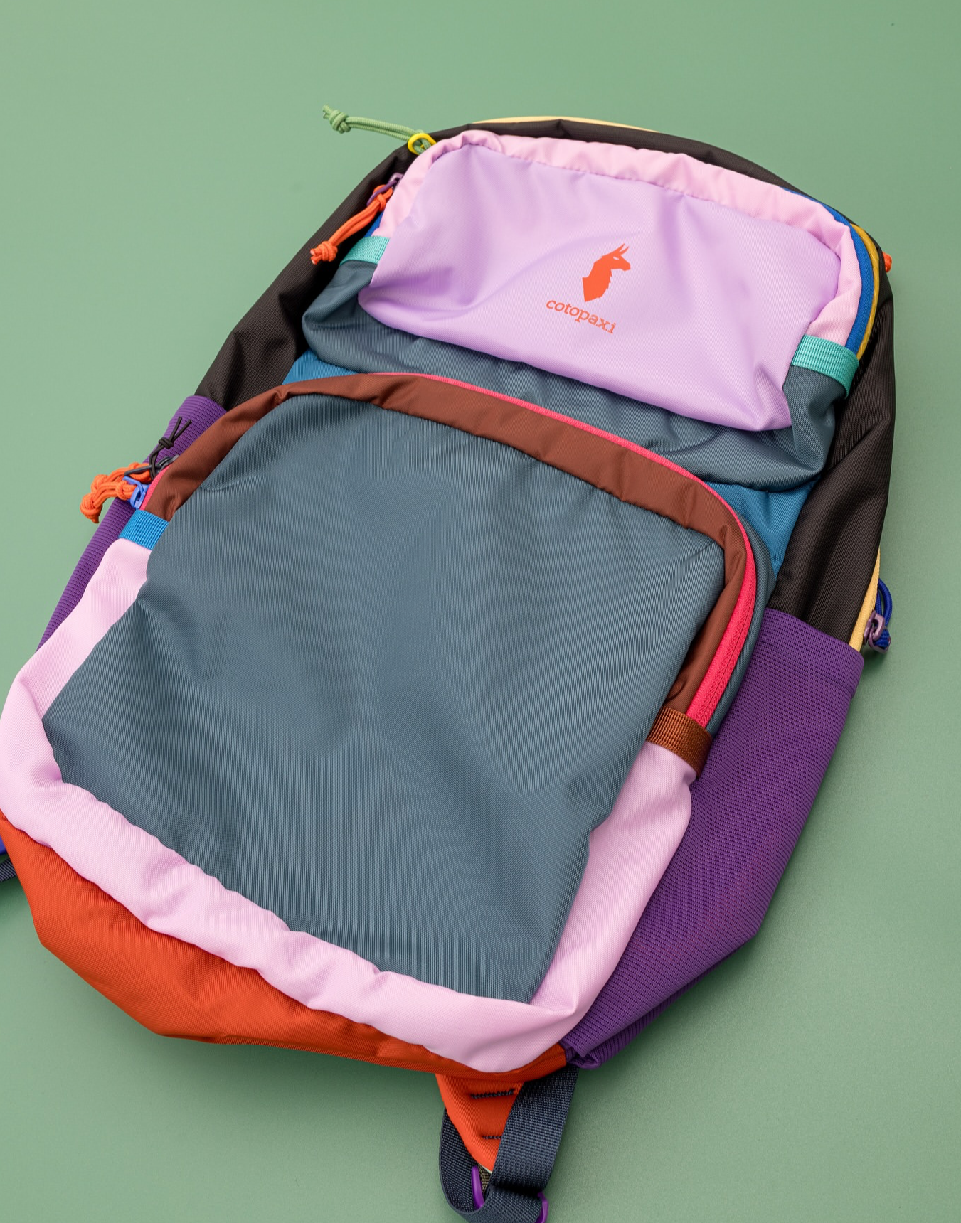 バッグ kazushi カラフルで遊び心あふれるギアが揃うCotopaxi（コトパクシ）の